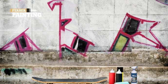 Wie kann man Graffiti von Beton entfernen, ohne ihn zu beschädigen?